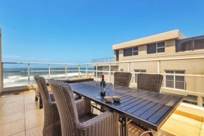 Beachfront apartment in Umhlanga amazing sea views
